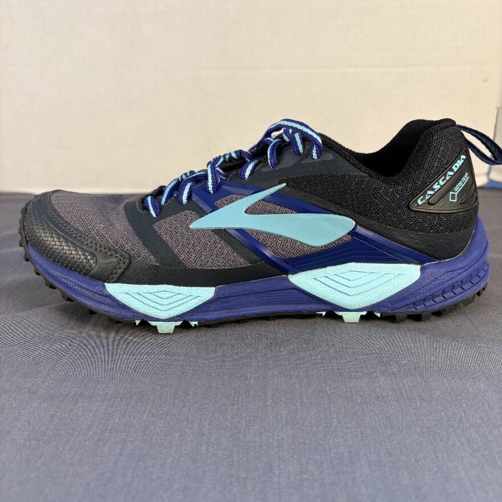 Brooks Cascadia 12 Goretex Trail Running Shoes Women's size 8 - Medium (B)